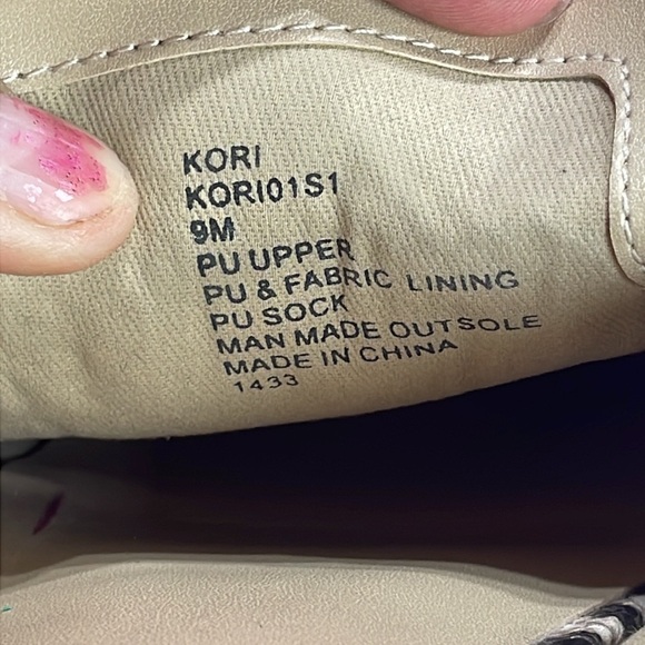 (Z1) Steve Madden Royals Mule Blush
Women's Tan Brown Snake Print 9 - Picture 7 of 11